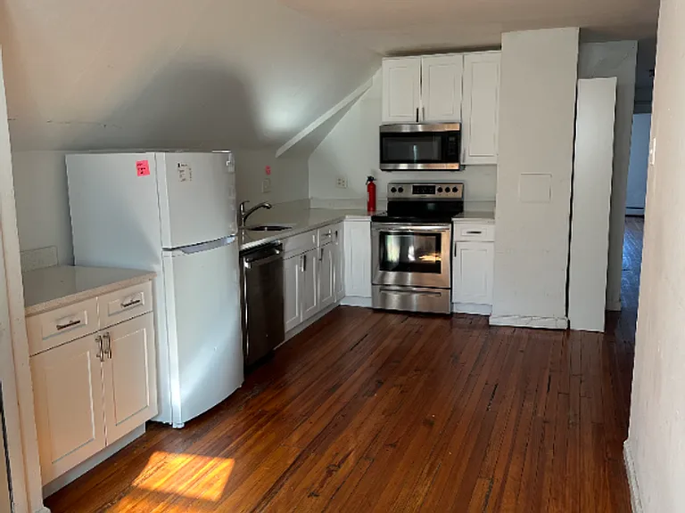 56 Hillside Pl #4 — Photo 16