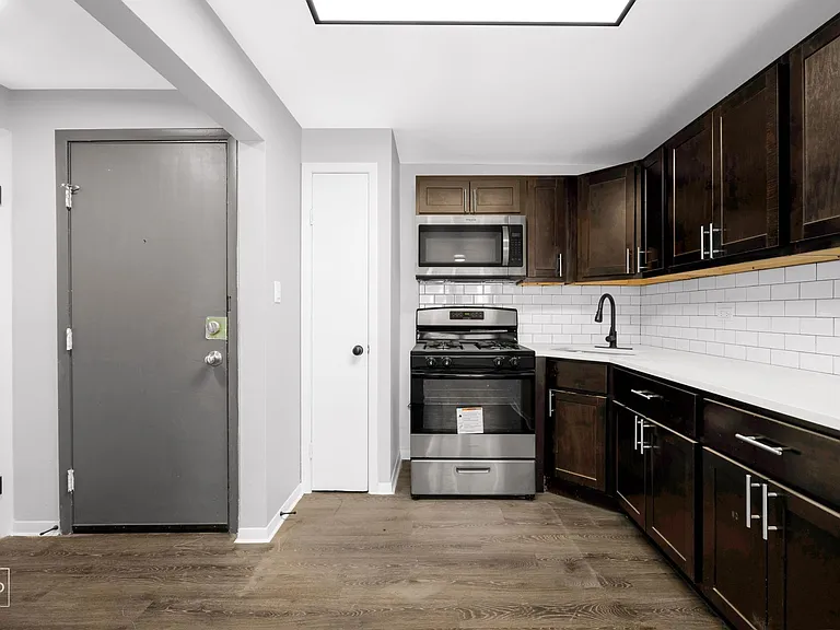 8935 S Dauphin Ave — Photo 6