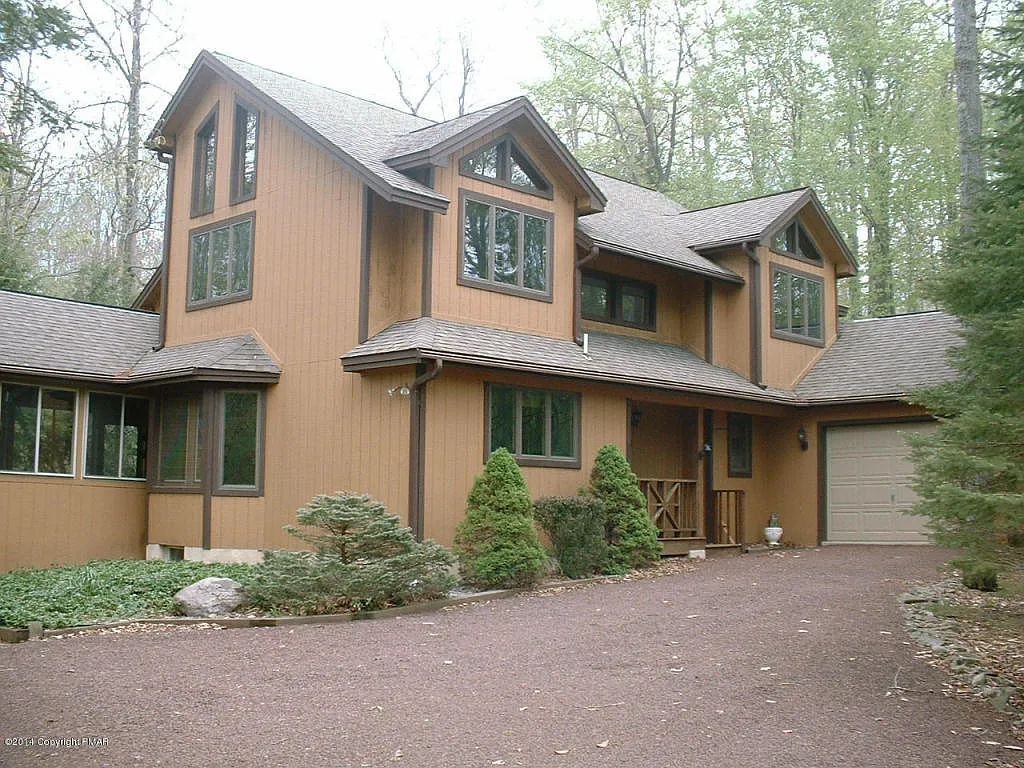 2370 Overlook Ln photo 1