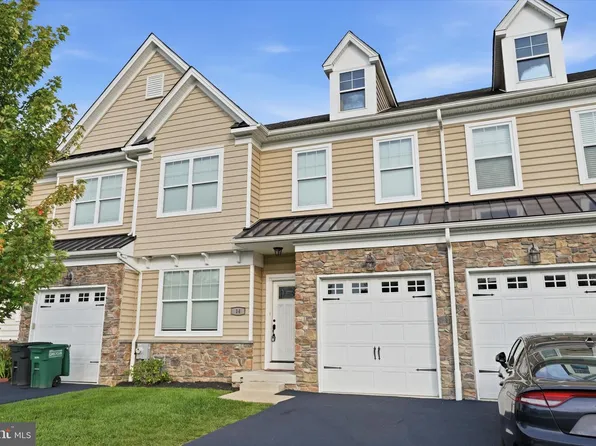 14 Ella Cir, Huntingdon Valley, PA 19006