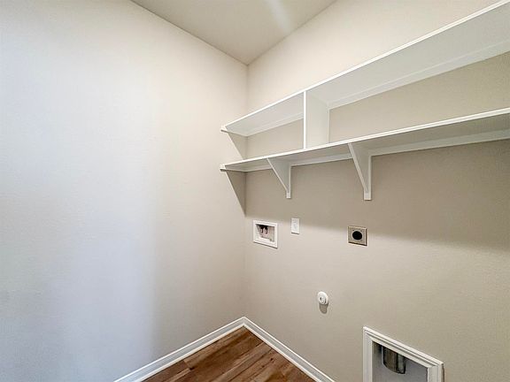 5th image of 8816 Glade Dr