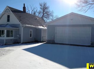 2053 Davis St, Blair, NE 68008