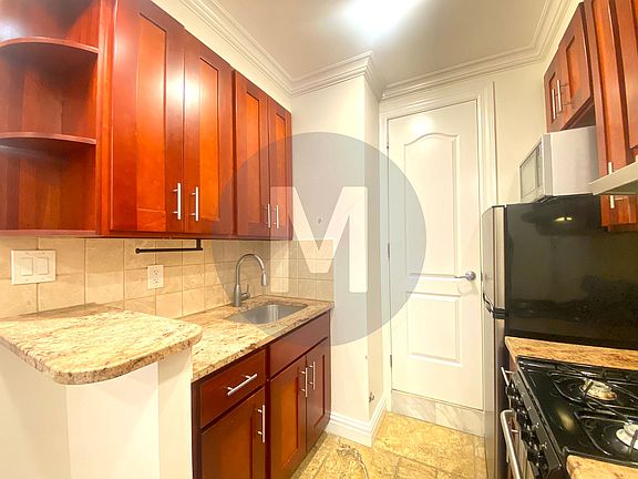5th image of 161 E 99th St #22A
