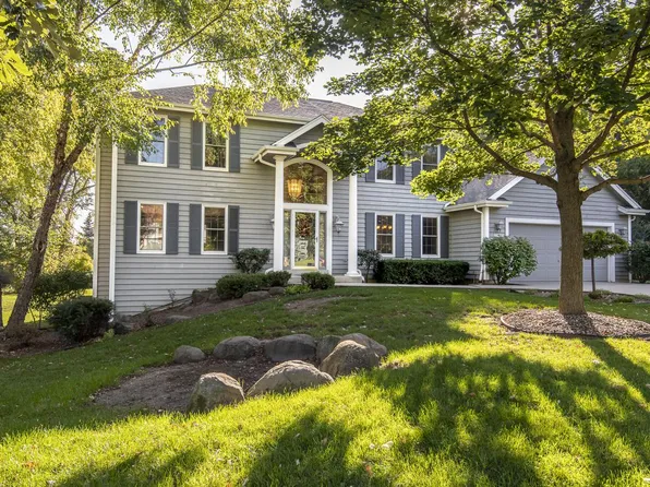 12375 West Whitaker AVENUE, Greenfield, WI 53228