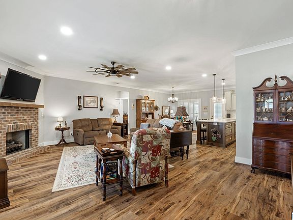 3rd image of 30 Asbury Ct