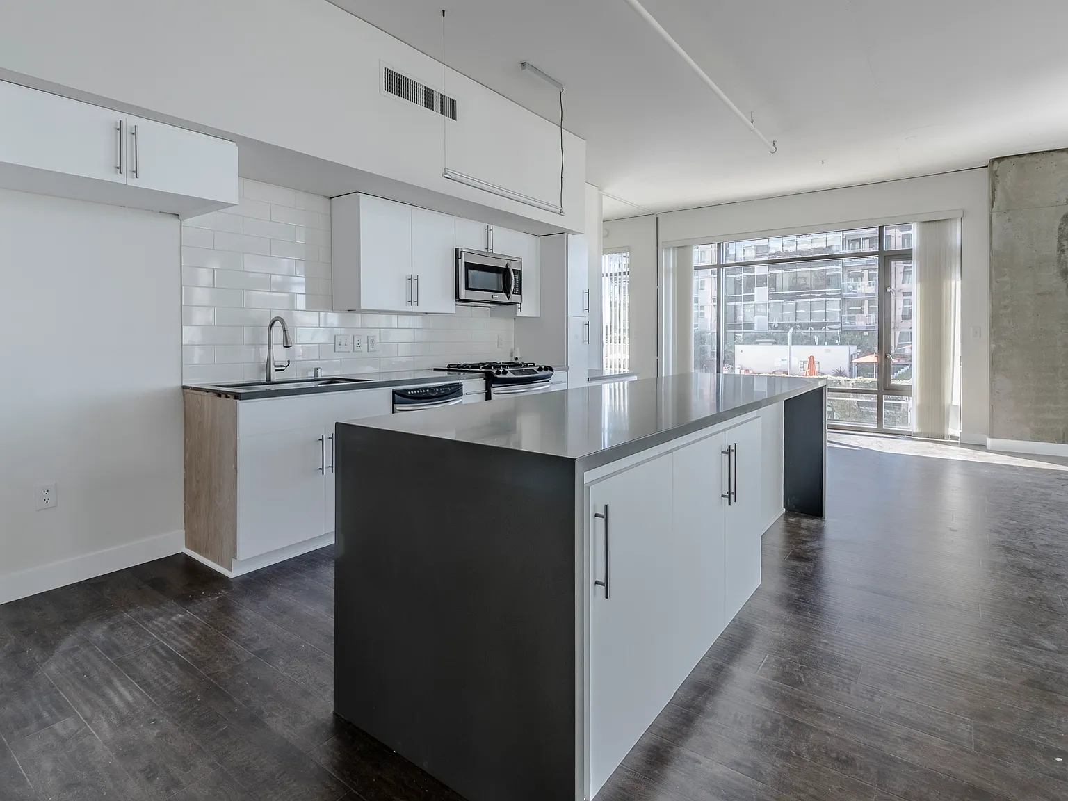 1111 S. Grand Ave. - #701 — Photo 4