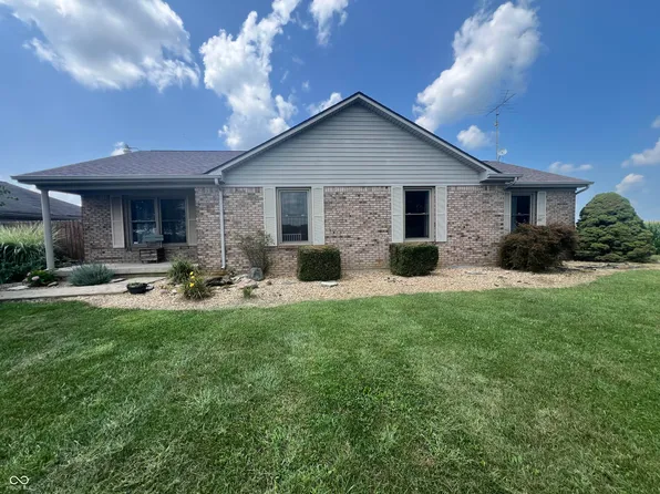 7371 S 200 W, Rushville, IN 46173