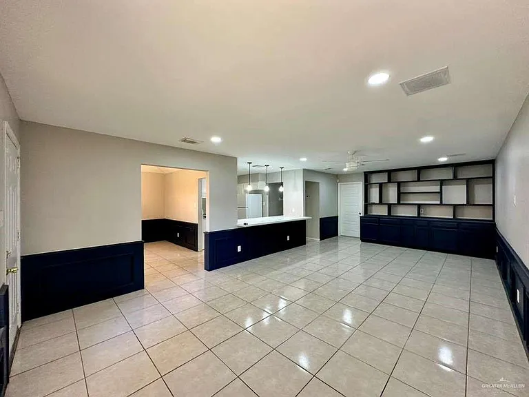 900 E Dallas Ave #17 — Photo 15