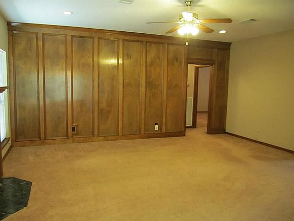 4th image of 6810 San Remo Dr