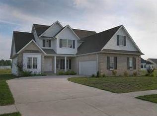 1727 Timber Ridge Dr, Bowling Green, OH 43402