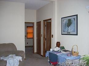 4th image of 235 Collinsville St