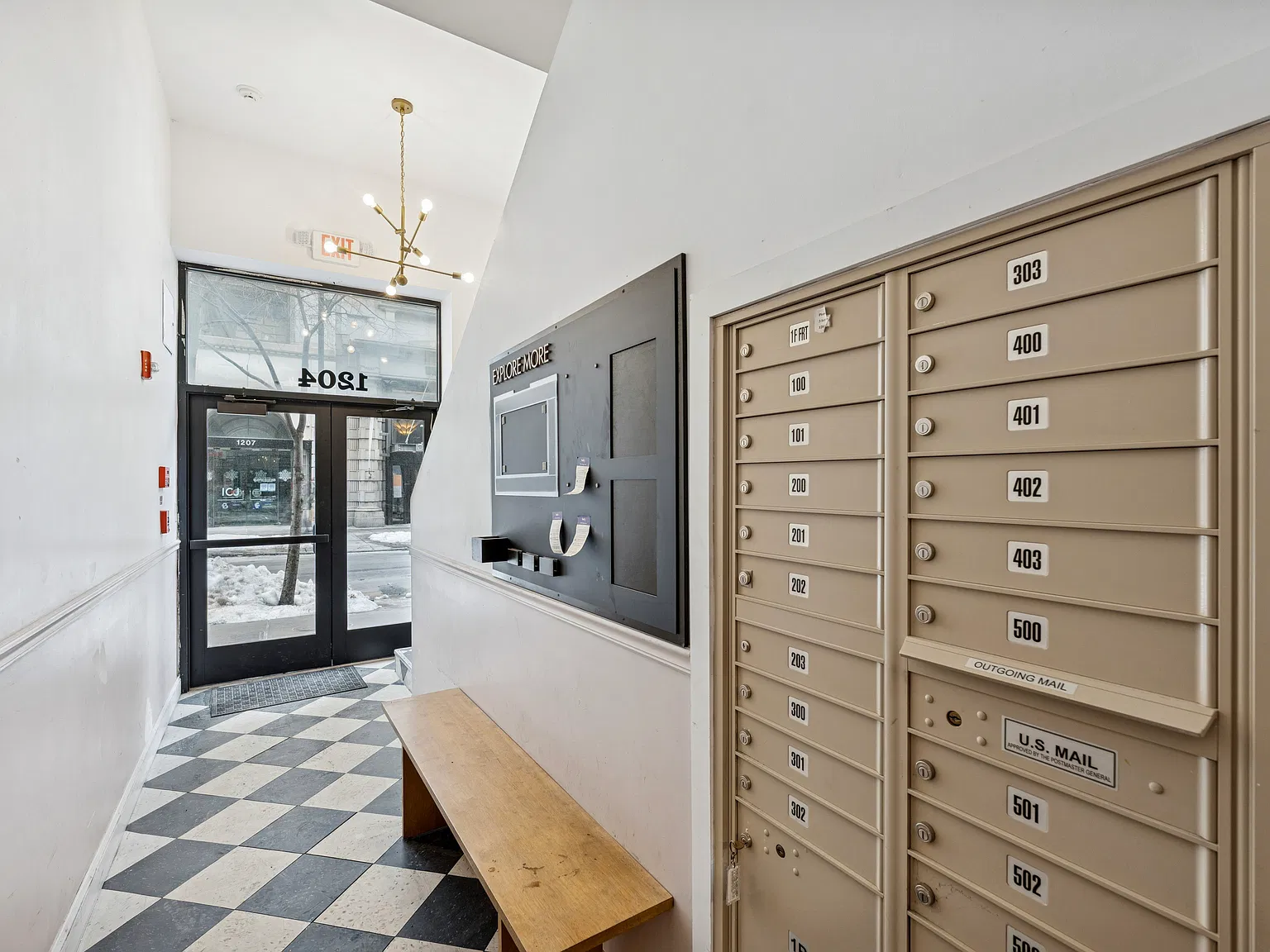 1204 Chestnut St — Photo 2