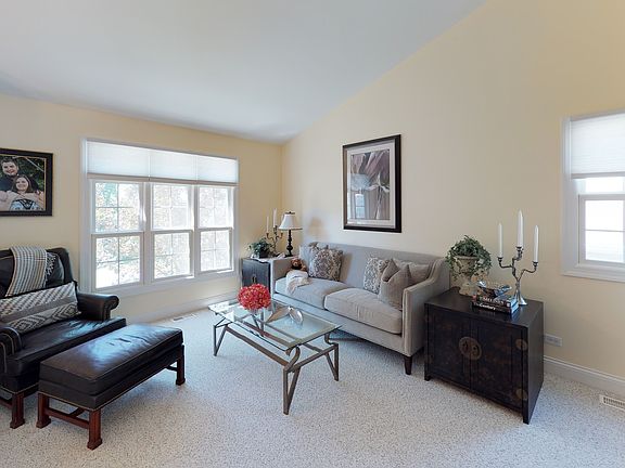 2nd image of 302 E Shorewood Dr
