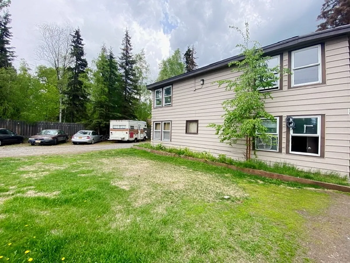 Building Photo - 8414 Duben Ave