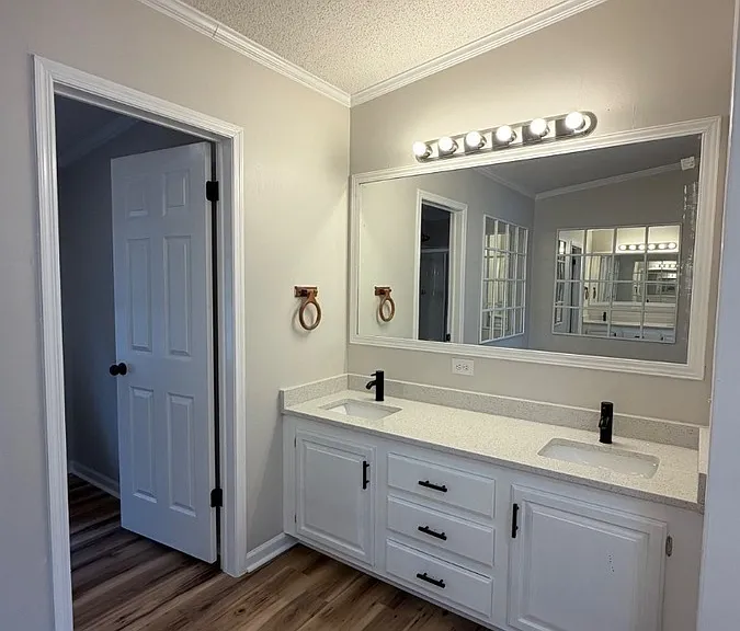 450 Wendy Ln — Photo 9