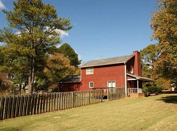 3rd image of 897 Croy Ct