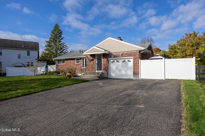 2nd image of 1141 Morningside Avenue