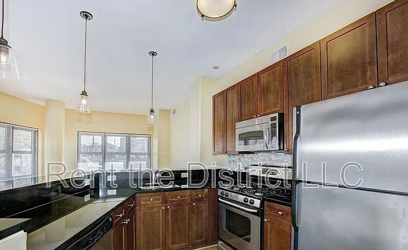 2120 Vermont Ave NW — Photo 2