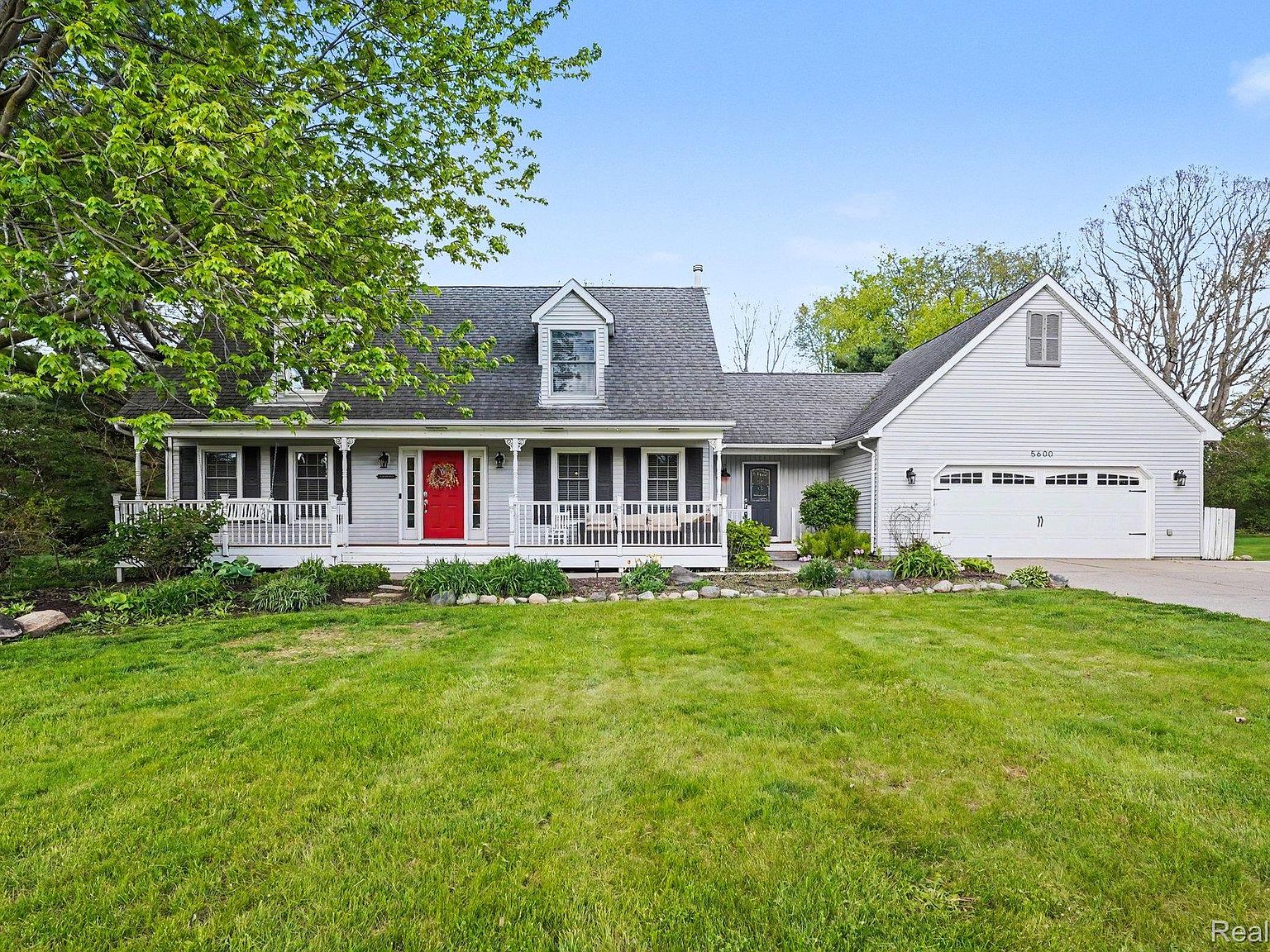 5600 Chestnut Hill Dr, Clarkston, MI 48346 | Zillow