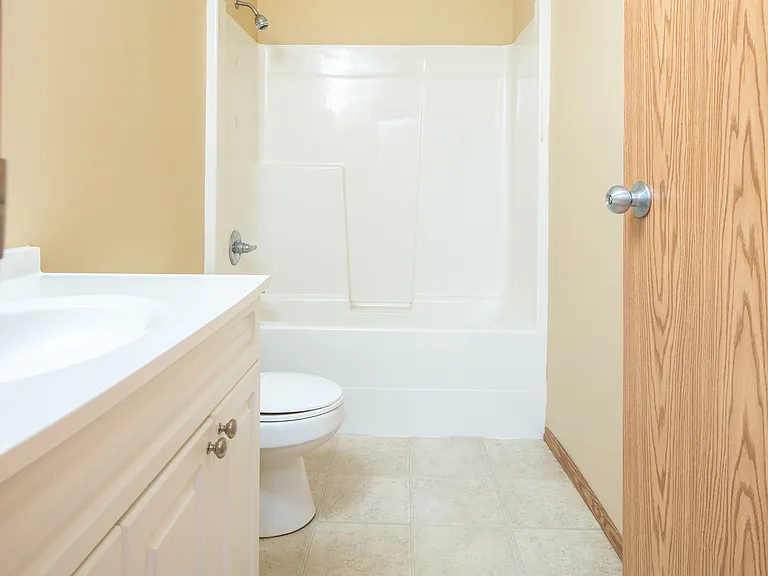100 Jordan Pkwy — Photo 32