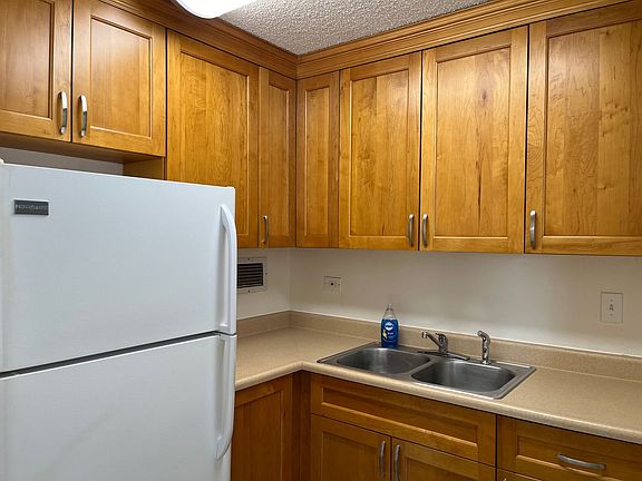 5th image of 1535 Pensacola St APT 907
