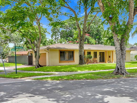 2nd image of 6851 Miami Lakeway S