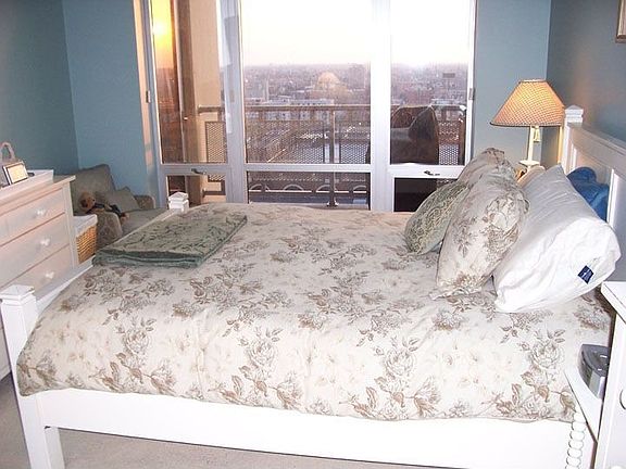 4th image of 720 N Larrabee St APT 1612