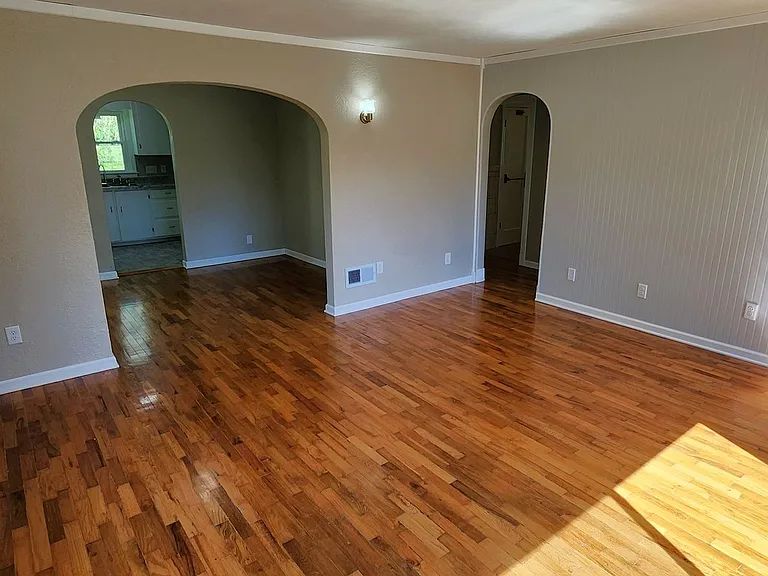 308 Main St — Photo 6