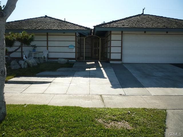 1st image of 2860 E Standish Ave