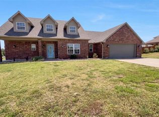 12 Wahnetah Ln, Lawton, OK 73507