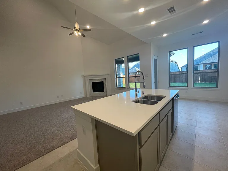 1164 Saddle Ridge Dr — Photo 32