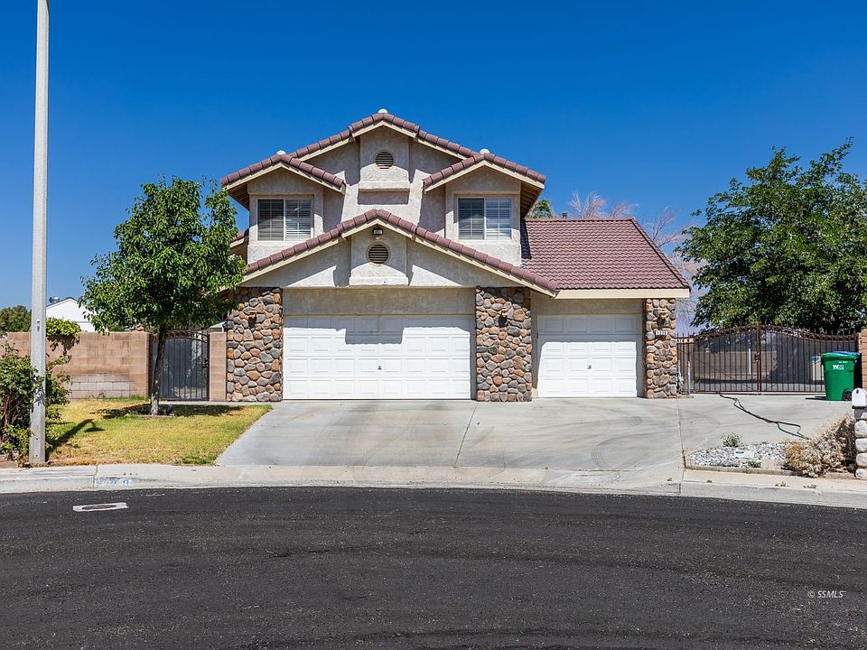 1st image of 1220 Flora Way