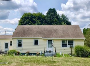 42 John St, Nassau, NY 12123