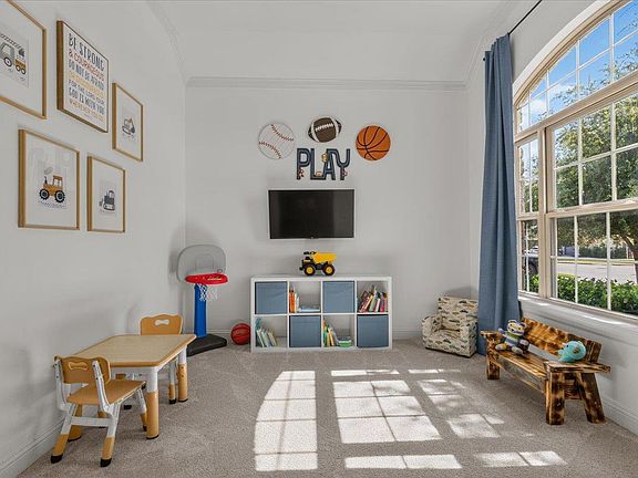 5th image of 8033 Mozart St