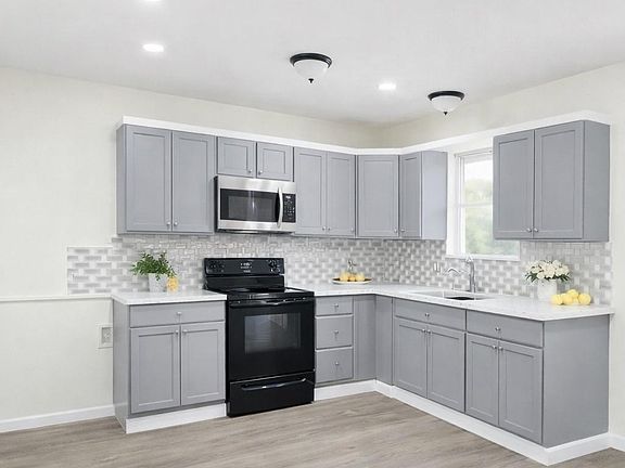 4th image of 221 Macie Ln