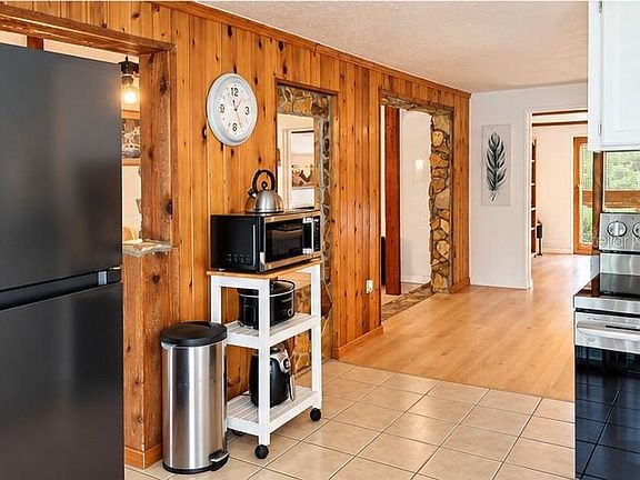 5th image of 14709 FAIR OAK WAY