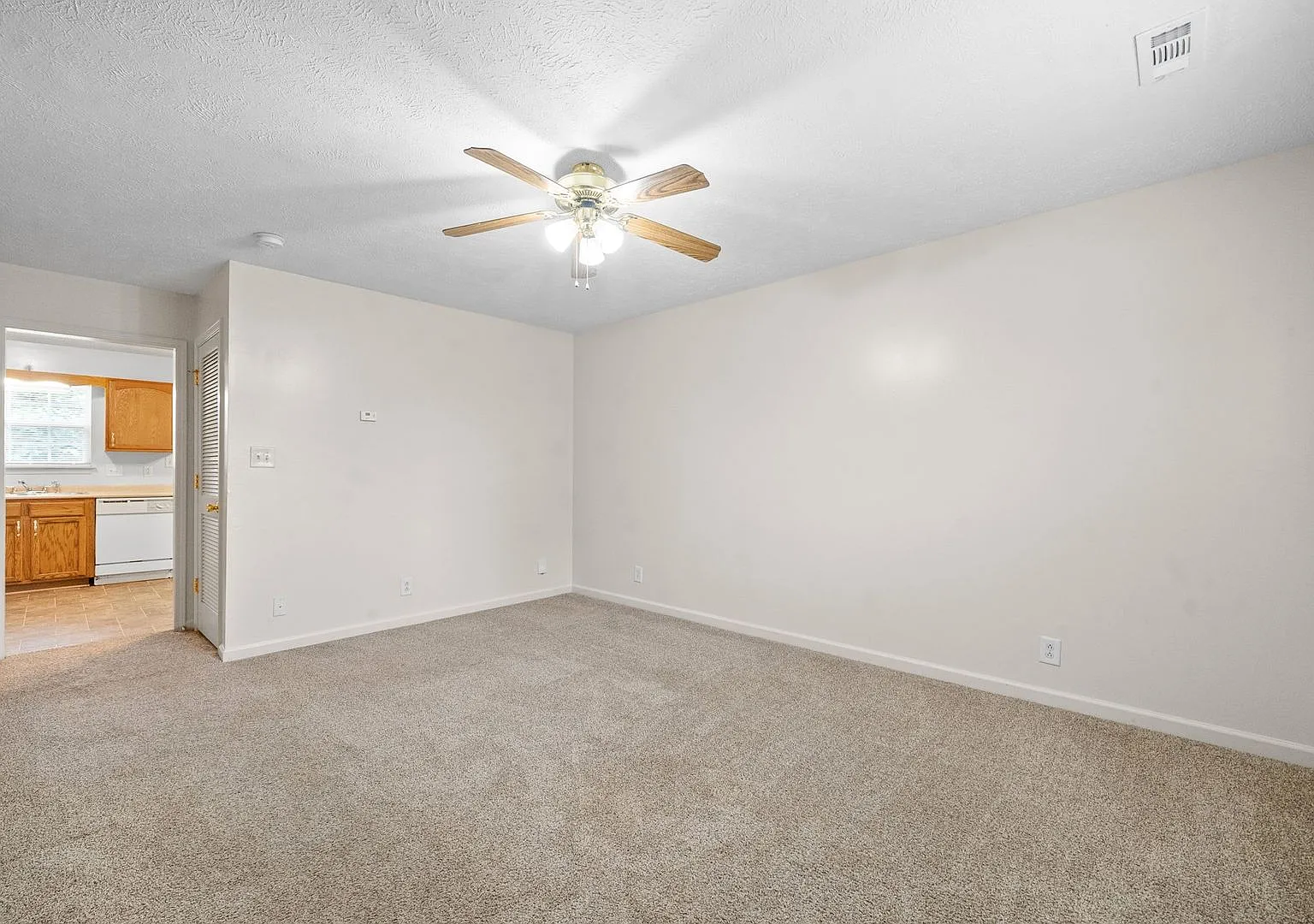 Jockey Drive - 3838 — Photo 3
