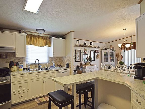 5th image of 106 Pembrooke Dr
