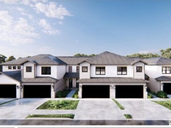 102 Magnolia Cir
