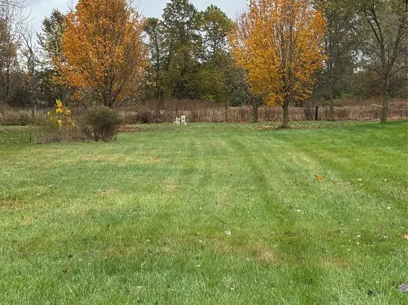 19801 Karr Rd, Belleville, MI 48111