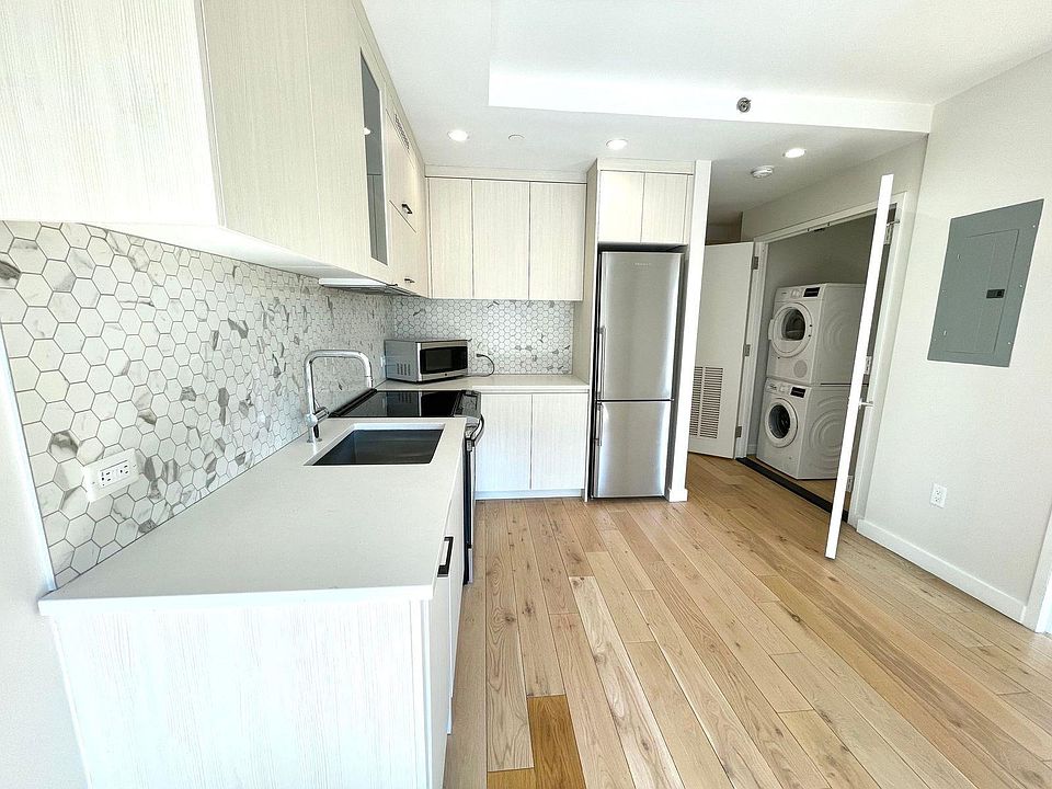 1st image of 555 Waverly Ave APT 6T