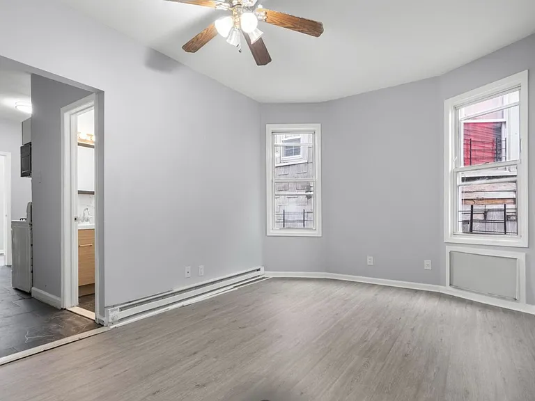 32 Van Cortlandt Park Ave — Photo 23