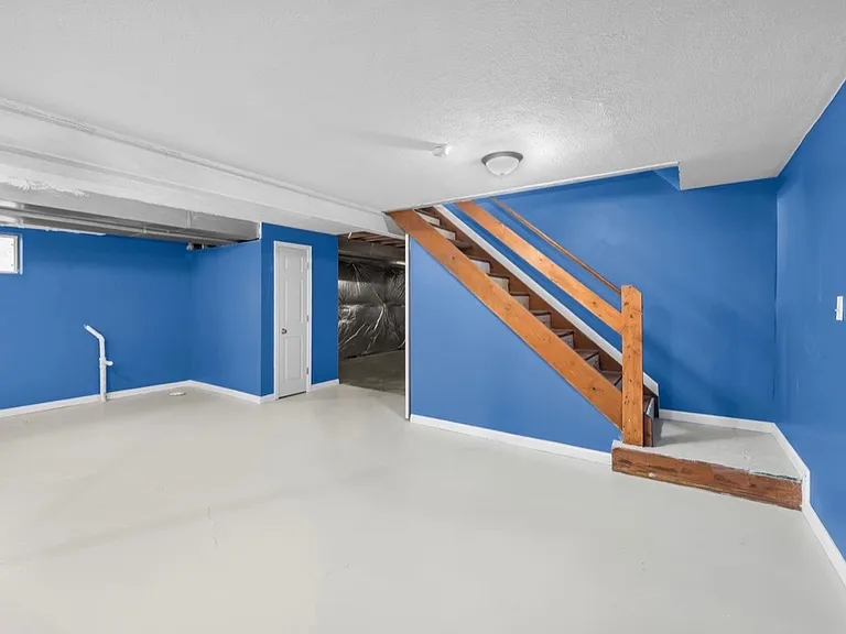 4335 Shandon Dr — Photo 37