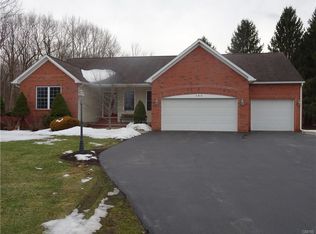 104 Benedict Manor Dr, Kirkville, NY 13082