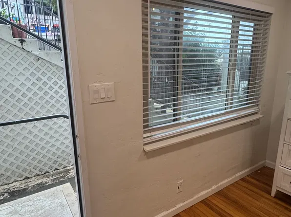 4983 Santa Cruz Ave, San Diego, CA 92107