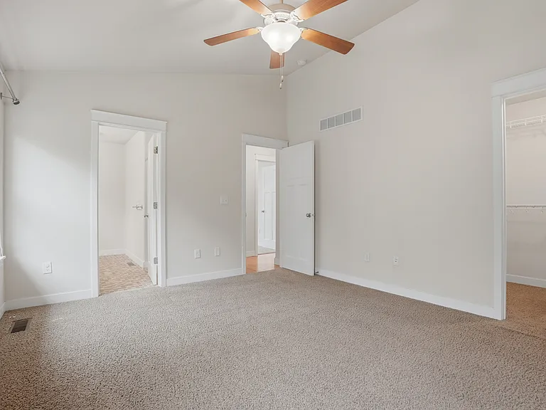 59 Whitechapel Dr — Photo 17