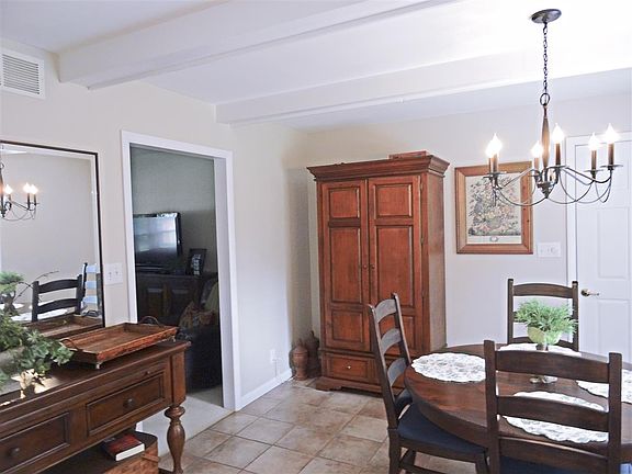 5th image of 7310 Greenbriar Dr