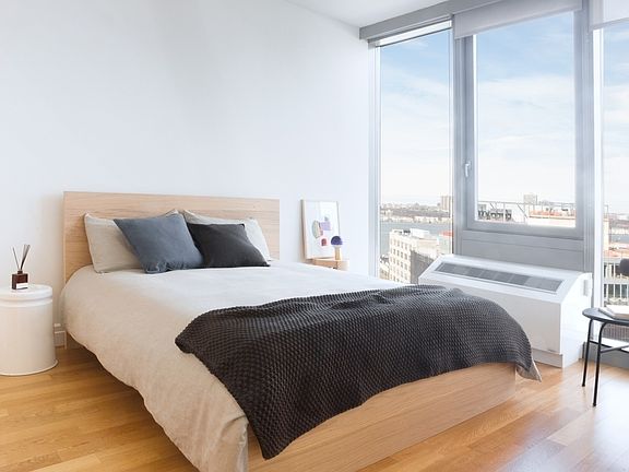 4th image of 550 W 54th St APT 1716