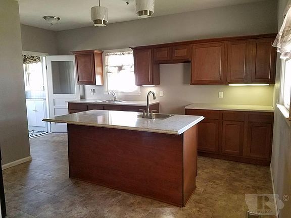 2nd image of 410 N Sheridan Ave