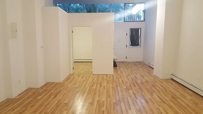 Rented by MCR Realty | media 17